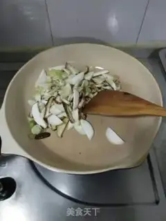 Make Twin mushrooms, fried foff step 4