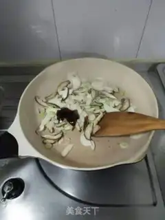 Make Twin mushrooms, fried foff step 5