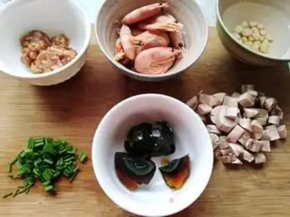 Make Seafood porridge step 1