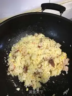 Make Three fresh fried rice step 4