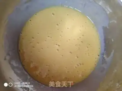 Make Strawberry naked cake step 2