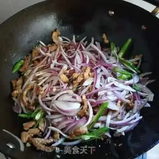Make Onion fried meat step 7