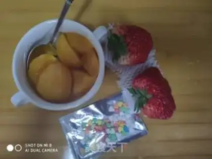 Make Strawberry naked cake step 13