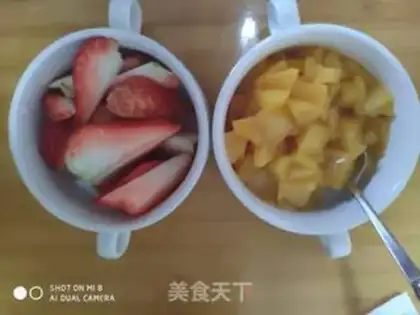 Make Strawberry naked cake step 14