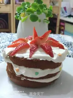 Make Strawberry naked cake step 16