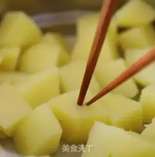 Make Sweet, spicy pot of potatoes step 0