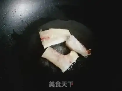 Make A tofu soup for fish bones step 4