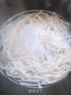 Make Tomato egg noodles step 5