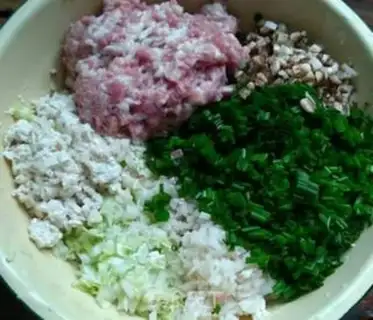 Make Big cabbage mushroom dumplings step 4