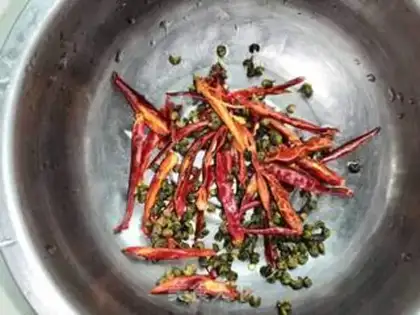 Make Spicy chicken silk step 3