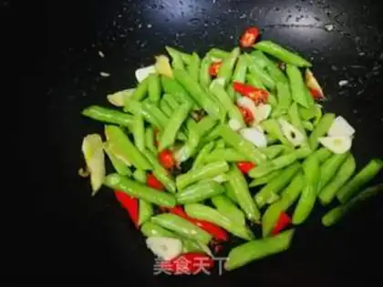 Make ♪ Little rice peppers fried with dragon bean horns step 5