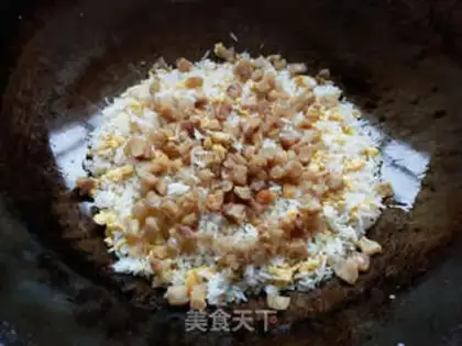 Make Soy sauce and egg fried rice step 6