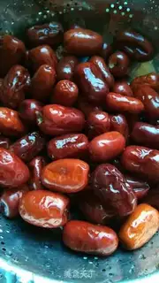 Make Red sugar ginger dates step 0