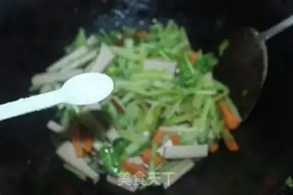 Make Celery fried eggs step 5