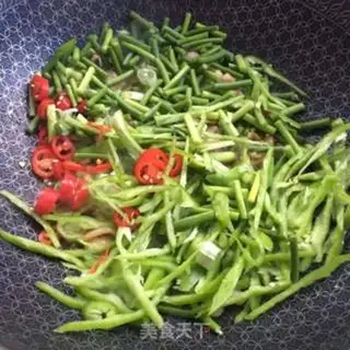 Make Garlic bean sprouts step 7
