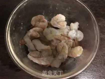Make Shrimp with garlic and silver ears step 1