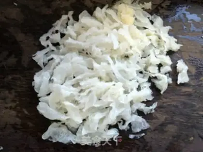 Make Shrimp with garlic and silver ears step 3