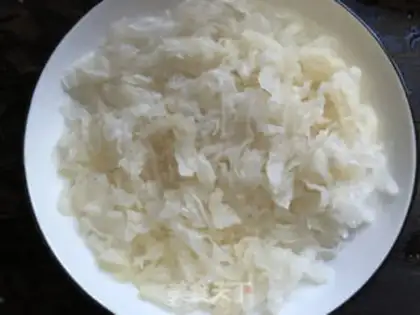 Make Shrimp with garlic and silver ears step 4