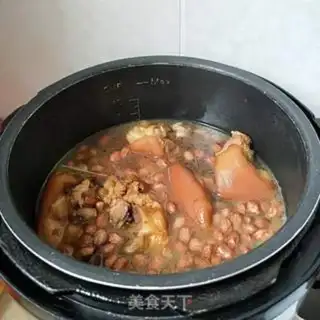 Make Peanut stew pig hoof step 12