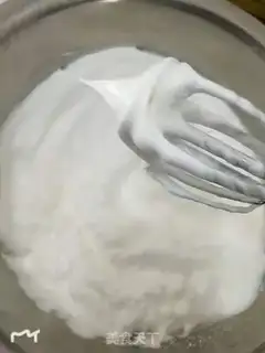 Make Swan birthday cake step 2
