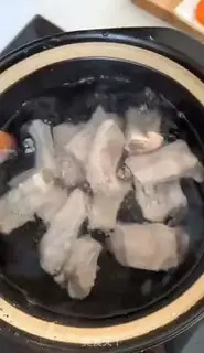 Make Carrot corn ribs soup step 0