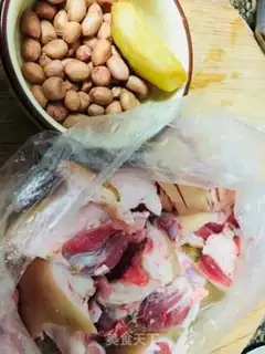Make Pigfoot peanut soup step 0