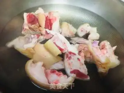 Make Pigfoot peanut soup step 1