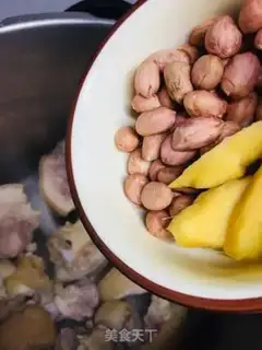 Make Pigfoot peanut soup step 3