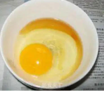 Make Squeeze eggs and rice step 2