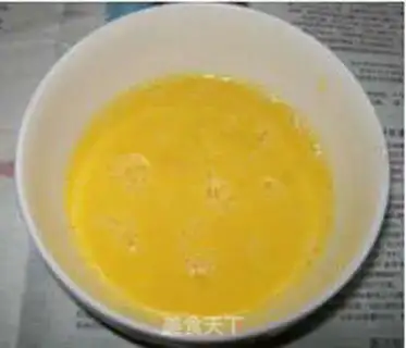 Make Squeeze eggs and rice step 3