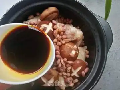 Make A casserole with pig hoofs step 4