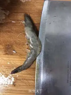 Make Garlic fan steamed shrimp step 2