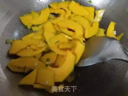 Make Pumpkin shrimp step 3