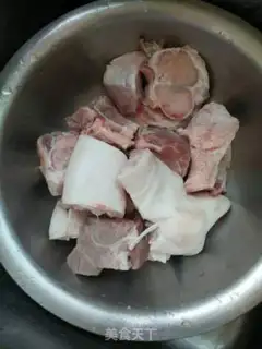 Make Bones and pig hoof step 0