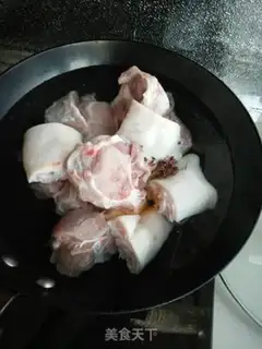 Make Bones and pig hoof step 1