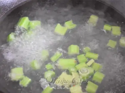Make Pour some veggie eggs step 3