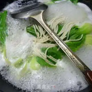 Make Eggs and soy noodles step 5
