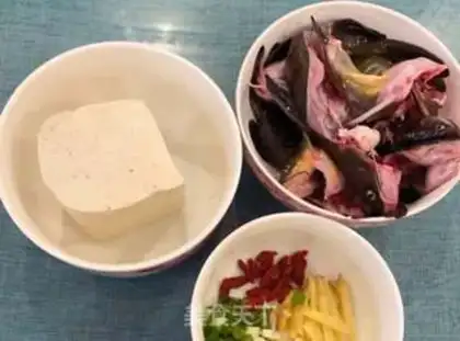 Make Scratch fish tofu soup step 0