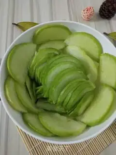 Make Sweet pickles step 1