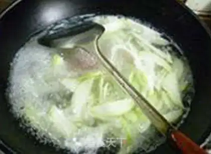 Make ♪ The night roses of salted meat fan soup ♪ step 7