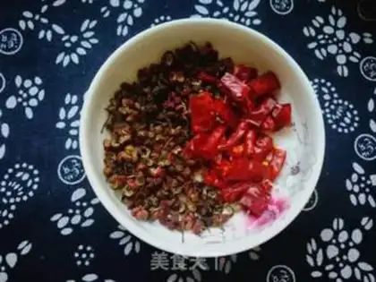 Make Spicy peanut rice step 1