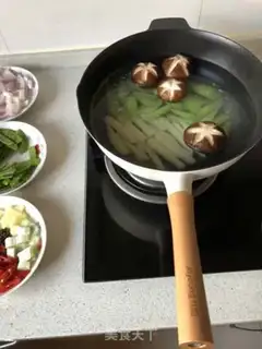 Make Spicy dry shrimp step 2