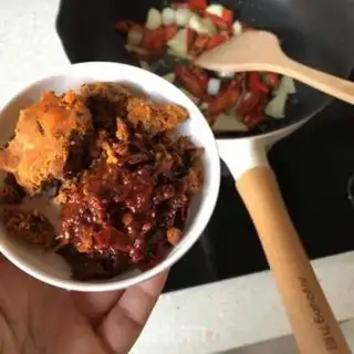 Make Spicy dry shrimp step 4