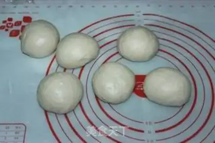 Make Garlic fan sap step 1