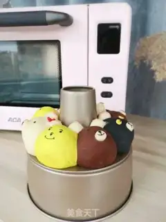 Make Bear squeezes bread step 12