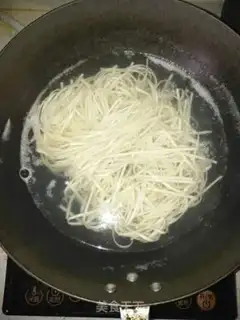 Make Sour sausage noodles step 0