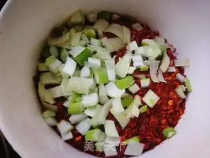 Make Homemade spicy red oil step 1
