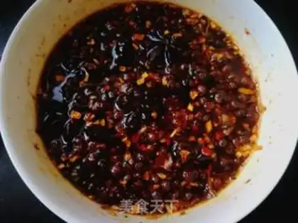 Make Homemade spicy red oil step 5