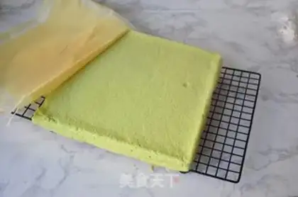 Make Spinach pine roll step 10