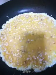 Make Pinemelon fried eggs step 3